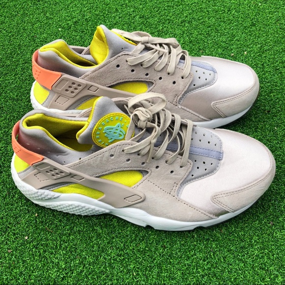 pastel yellow huaraches